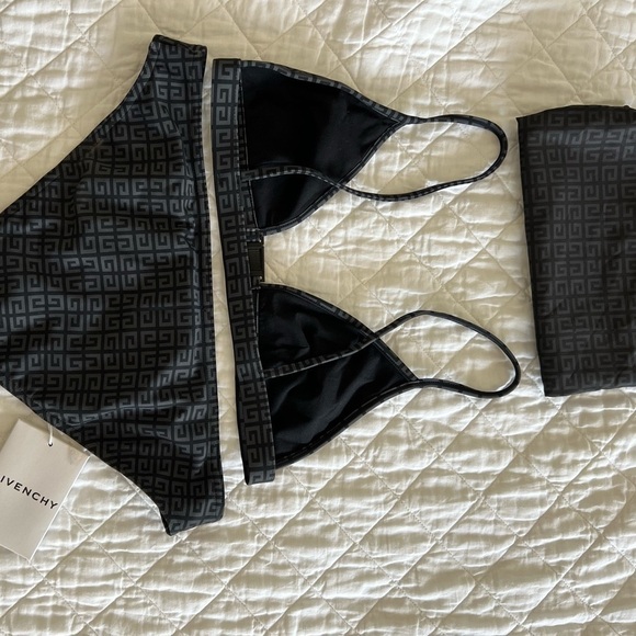 Givenchy 4G Logo-Print 2-Piece Bikini - Picture 12 of 13